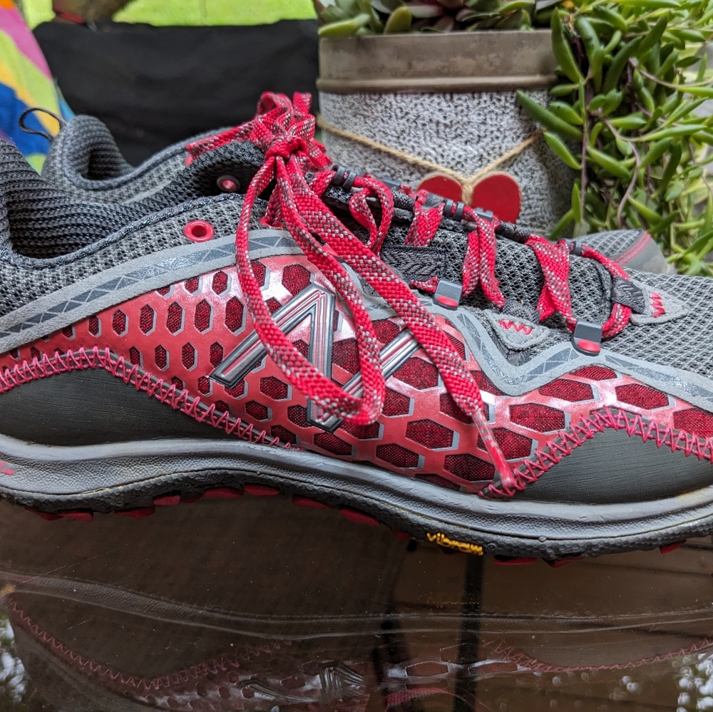 Women's New Balance Trail Running Sneakers Size 8